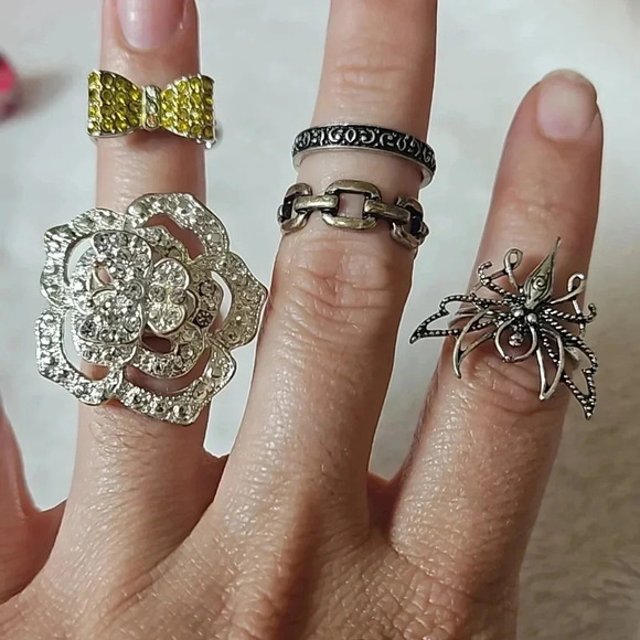 COSTUME RINGS - Picture 2 of 5